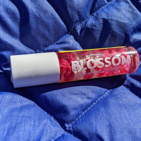 NEW Blossom Lip Gloss Strawberry 🍓! - Picture 5 of 7
